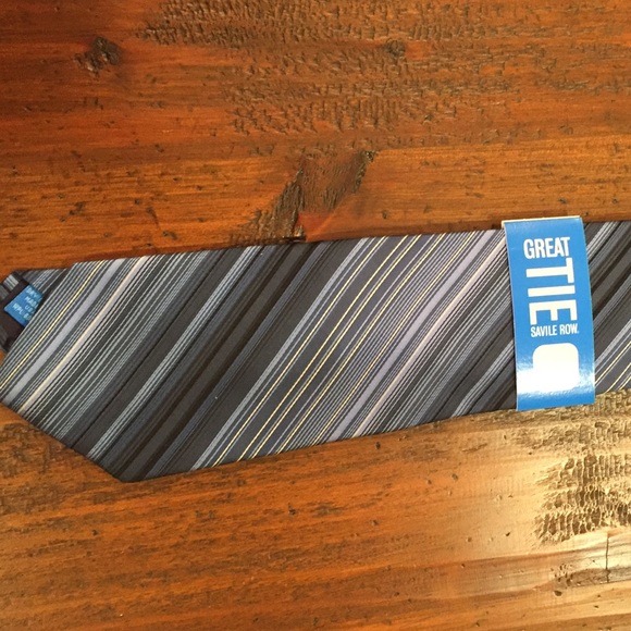 Two men’s ties. NWT Saville Row & 1 Club Room. - Picture 7 of 8